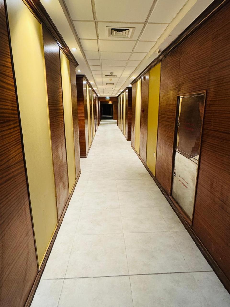 Backpackers Heaven ! 18 Beds In A 2 Bedroom Apartment In Front Of Union Metro Station Diera دبي المظهر الخارجي الصورة