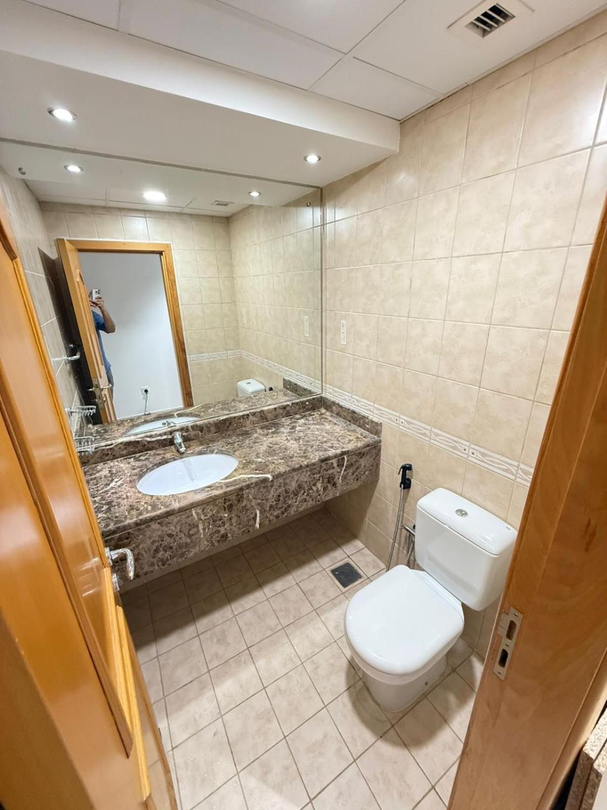Backpackers Heaven ! 18 Beds In A 2 Bedroom Apartment In Front Of Union Metro Station Diera دبي المظهر الخارجي الصورة