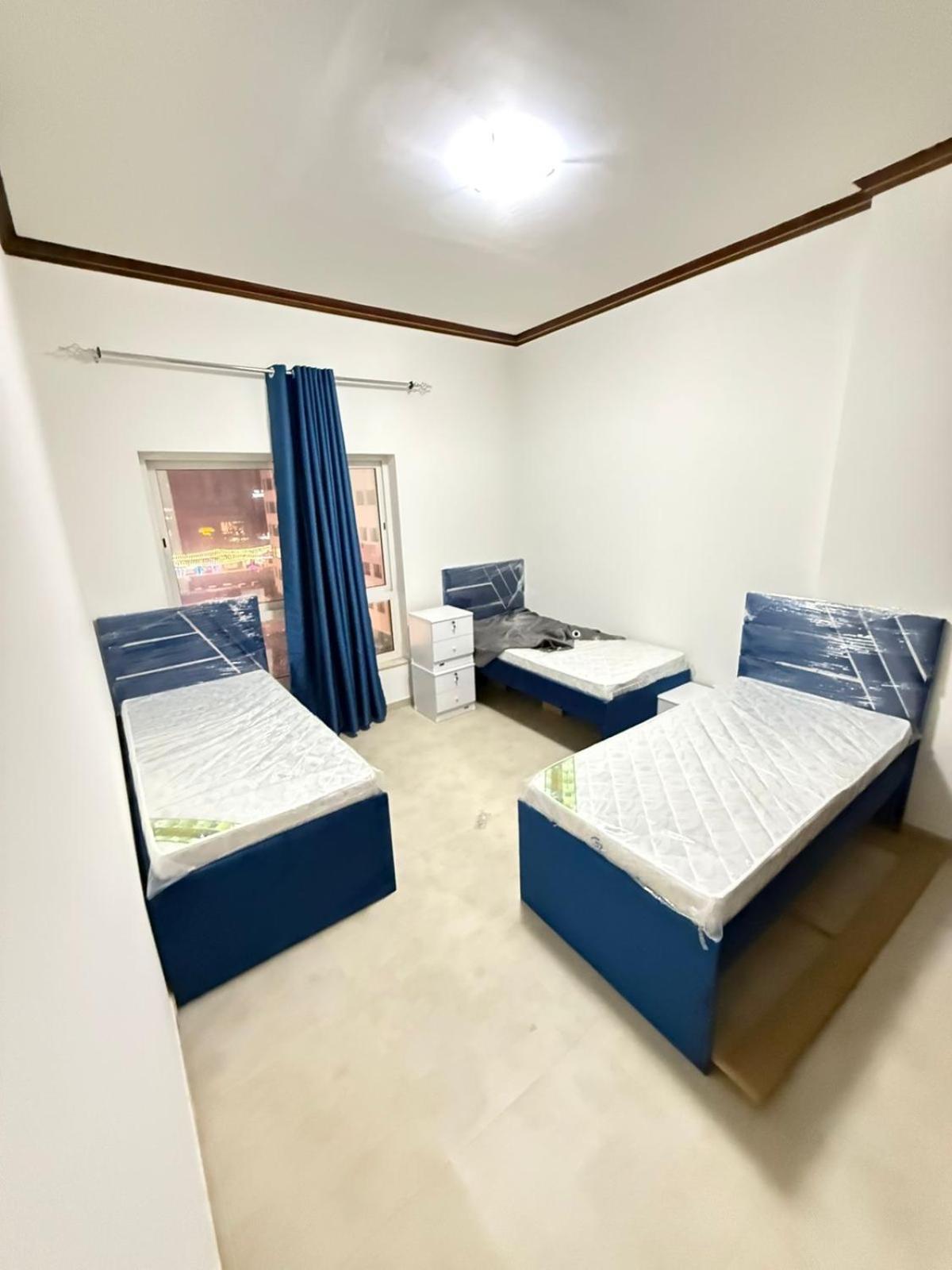 Backpackers Heaven ! 18 Beds In A 2 Bedroom Apartment In Front Of Union Metro Station Diera دبي المظهر الخارجي الصورة